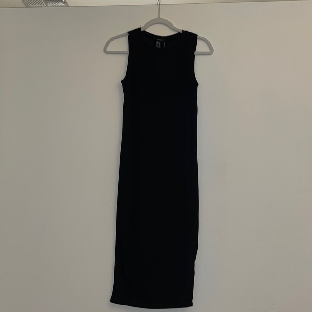 Forever 21 Sleeveless Tunic Black Long Dress in Size small - NWT
